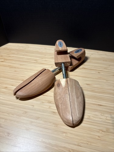 Shoe trees size designed to - m,